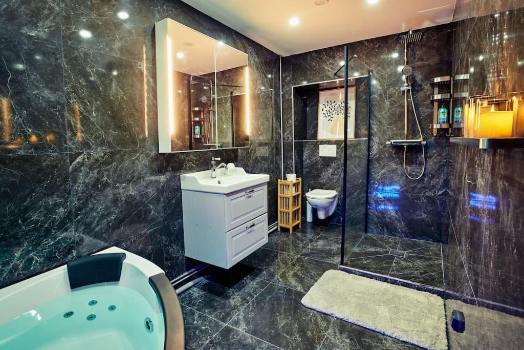 Versailles Jacuzzi - Sauna - Rdc 2 Versalhes Exterior foto